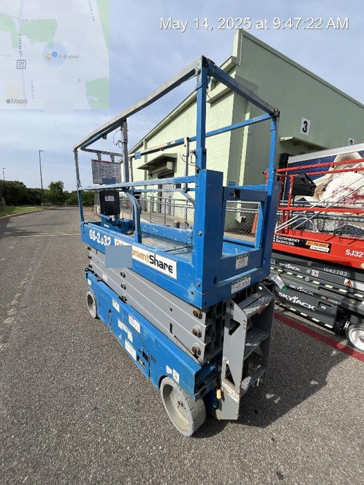 2019 Genie GS-2632 Folding rails with half height swing gate