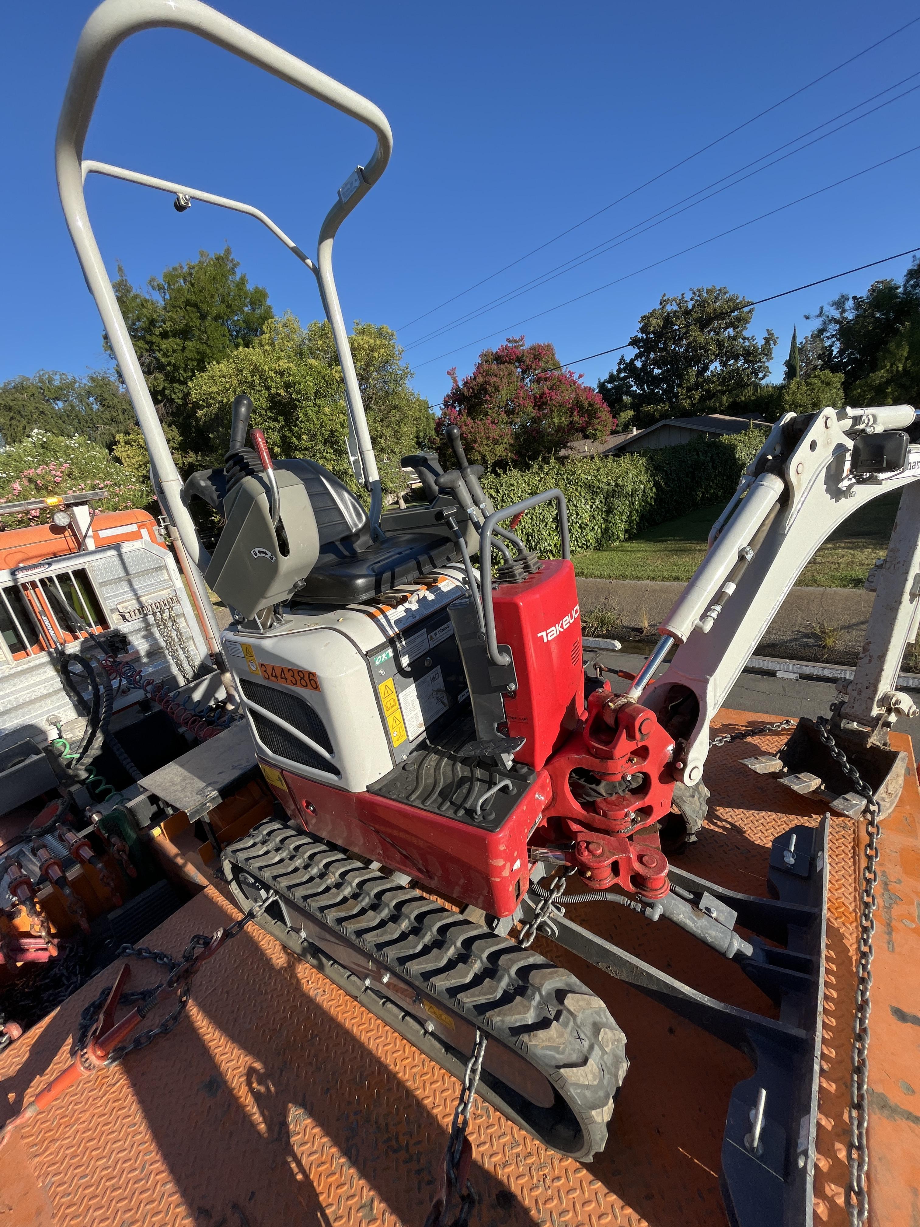 2023 TAKEUCHI TB210R