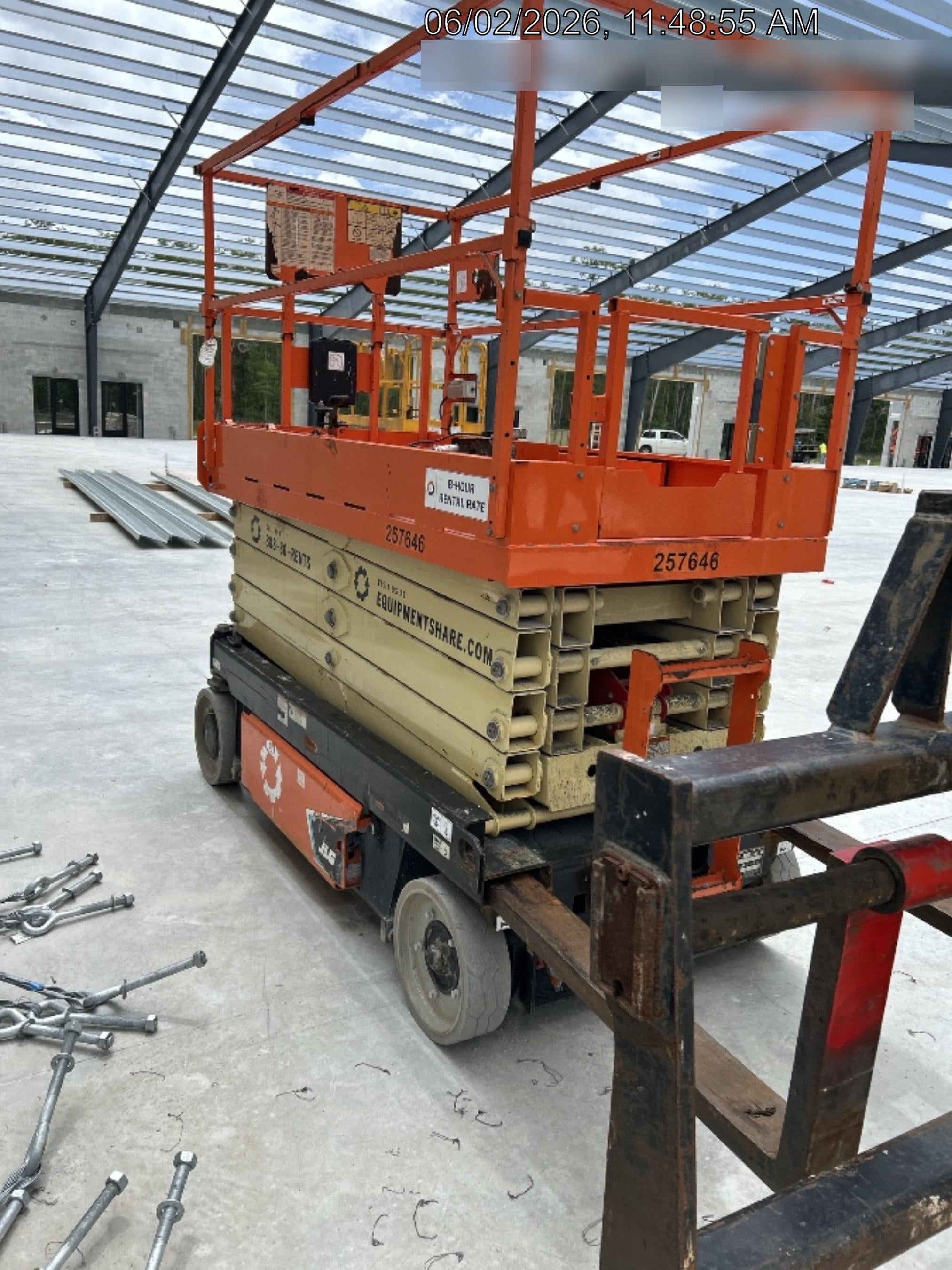 2022 JLG ES3246