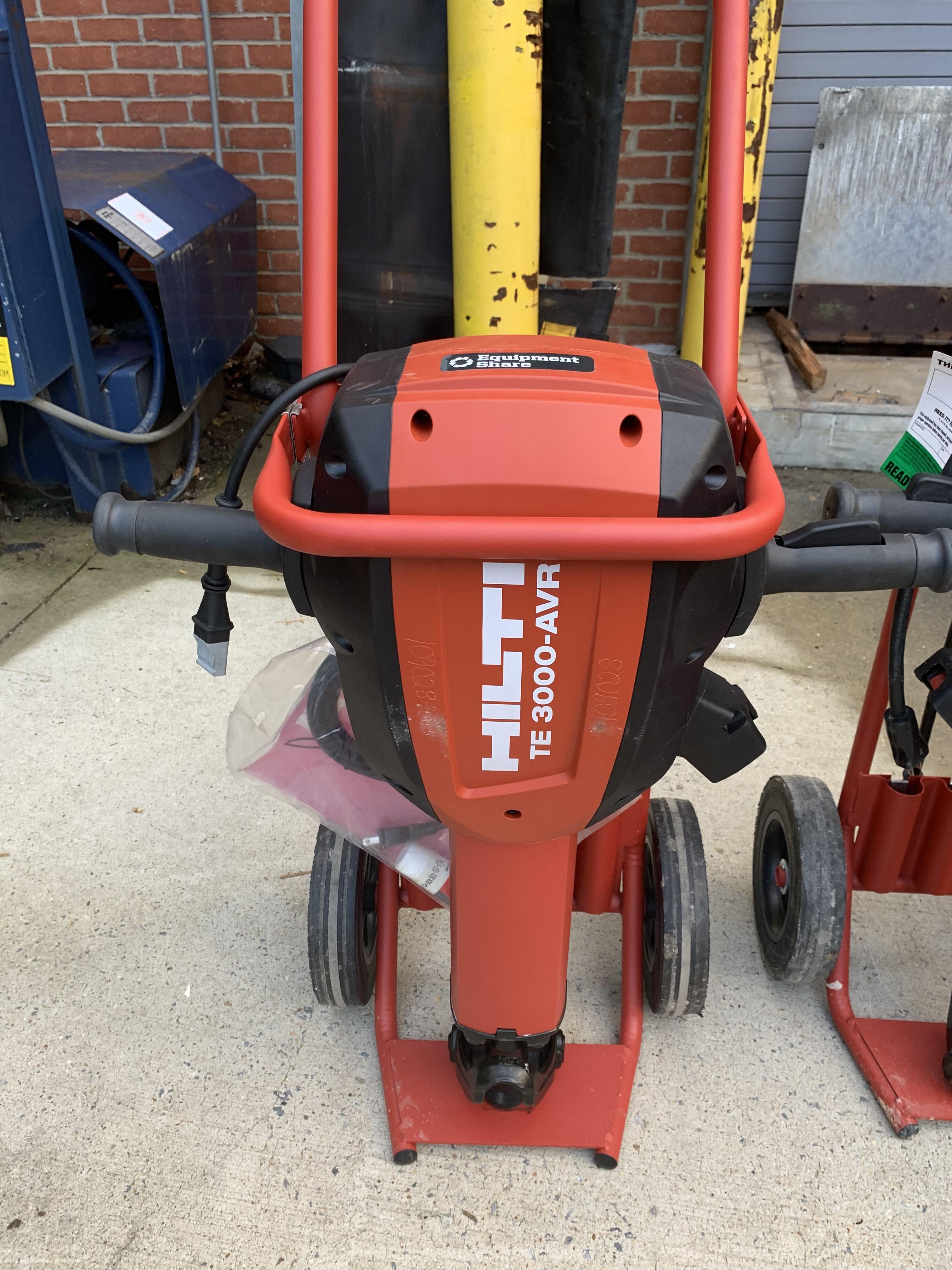 2020 HILTI TE 3000-AVR