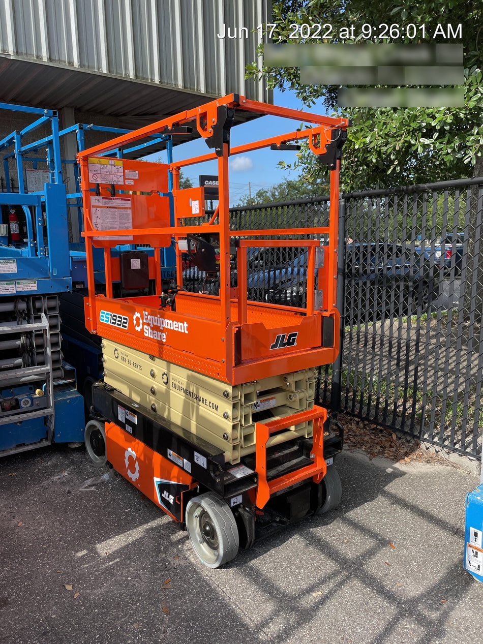 2022 JLG ES1932