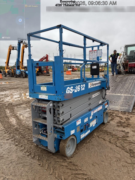 2019 Genie GS-2632 Folding rails with half height swing gate
