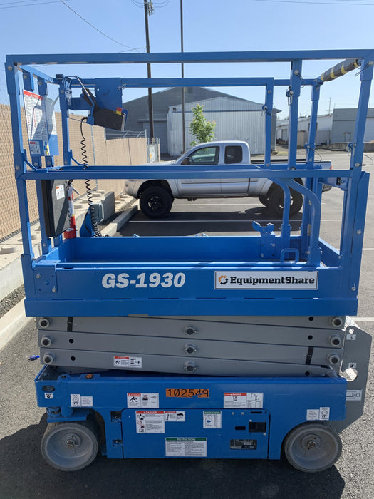 2020 Genie GS-1930 Solid Non Marking Tires, Beacon, Folding rails with half height swing gate, 800W Inverter