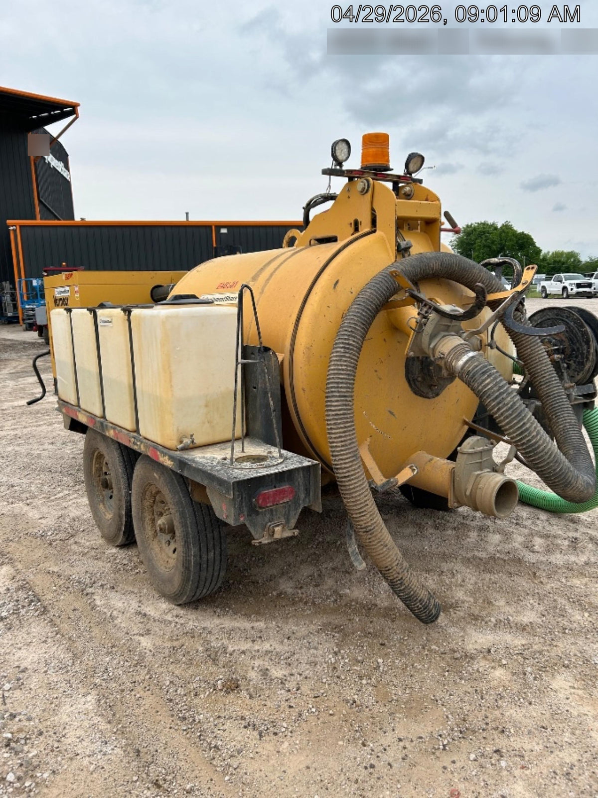 2022 VAC-TRON LP573XDT