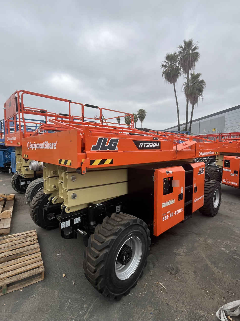 2025 JLG RT3394