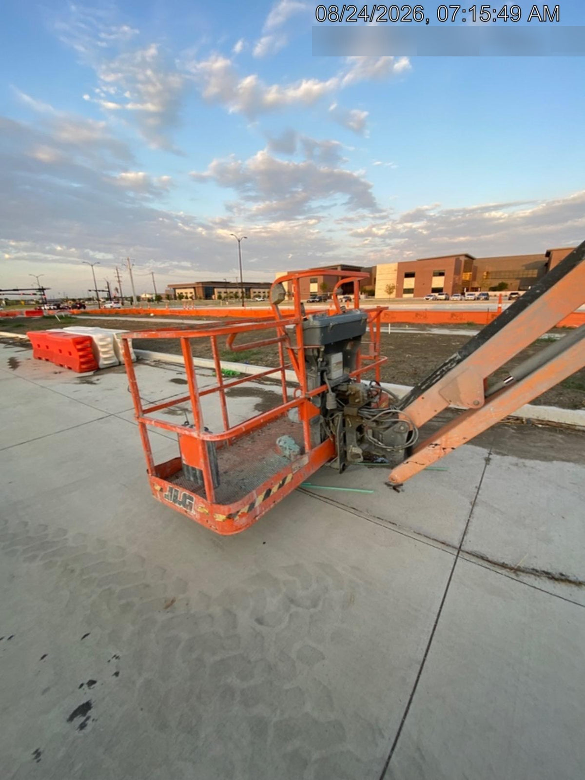 2022 JLG 660SJ