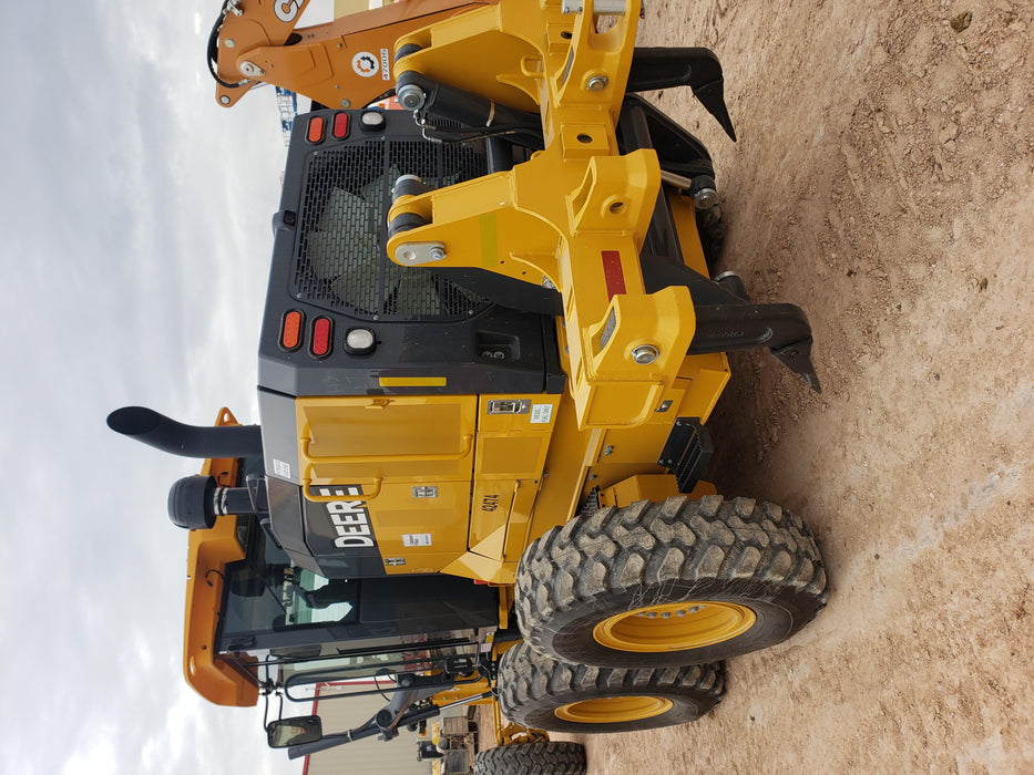 2019 JOHN DEERE 672G