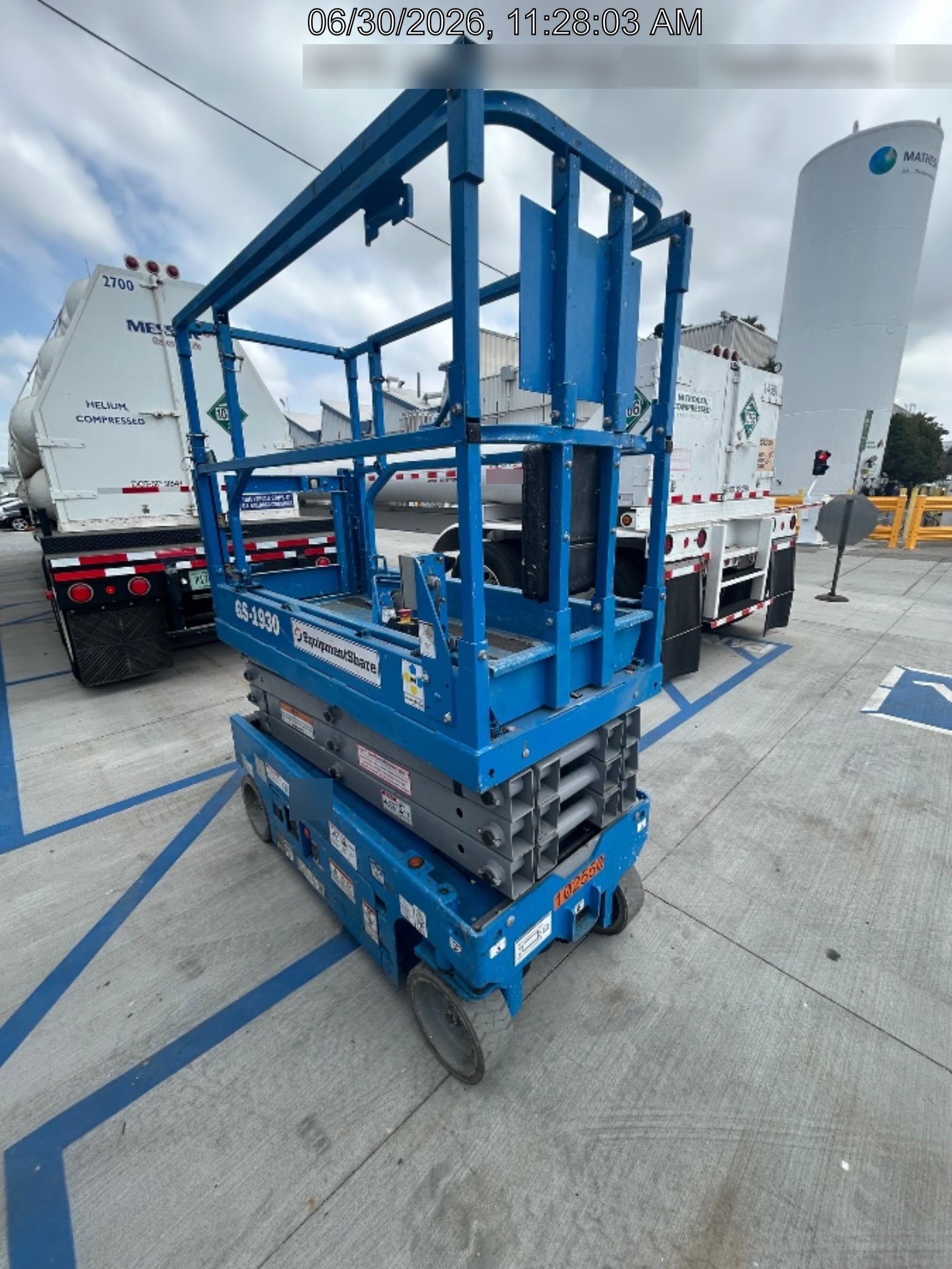 2020 Genie GS-1930 Solid Non Marking Tires, Beacon, Folding rails with half height swing gate, 800W Inverter