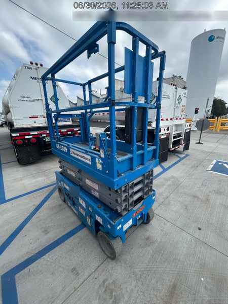 2020 Genie GS-1930 Solid Non Marking Tires, Beacon, Folding rails with half height swing gate, 800W Inverter