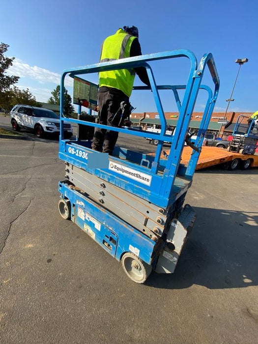 2019 Genie GS-1930 Fixed Rails with Chain Entry