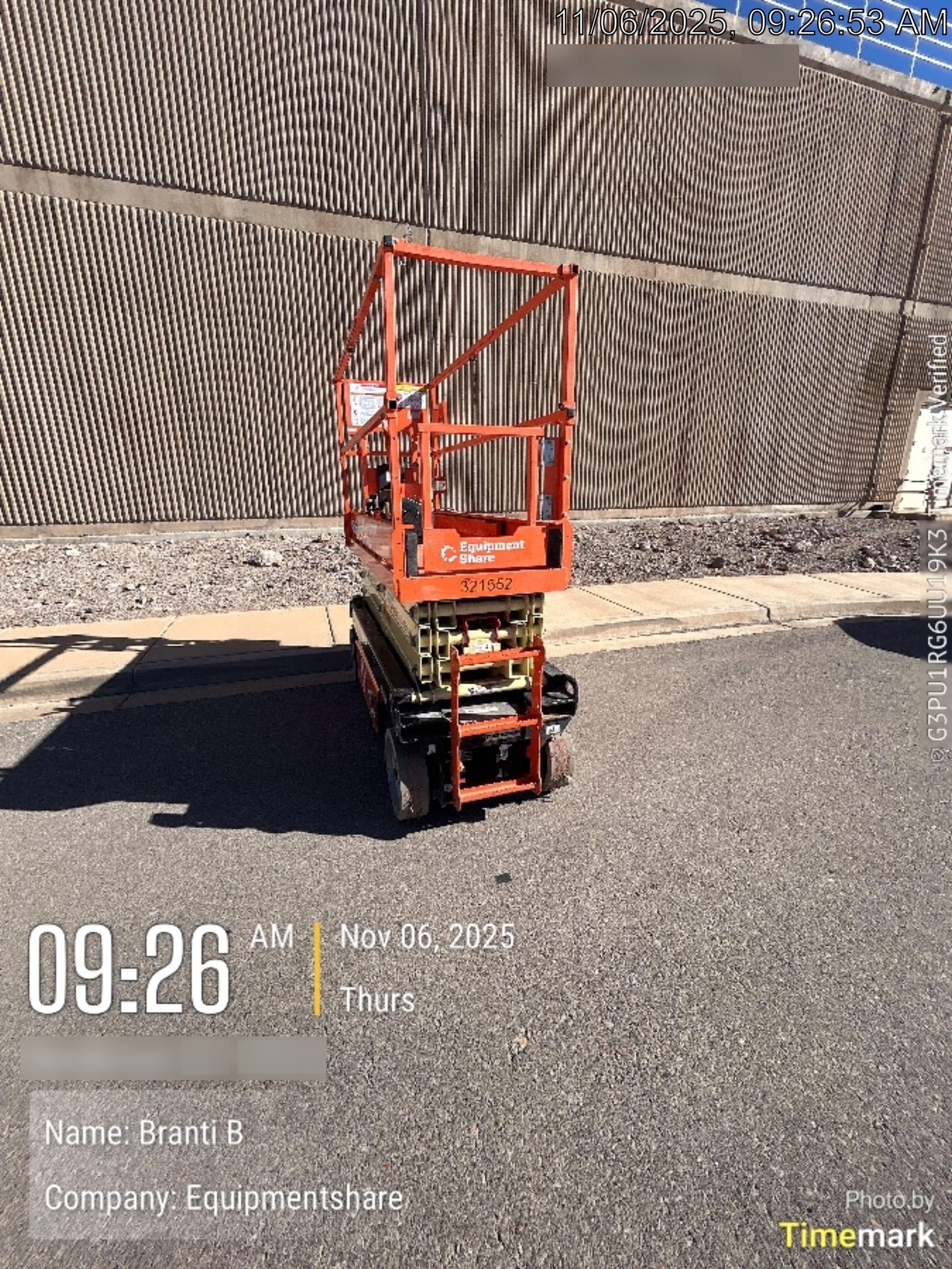 2023 JLG ES2632