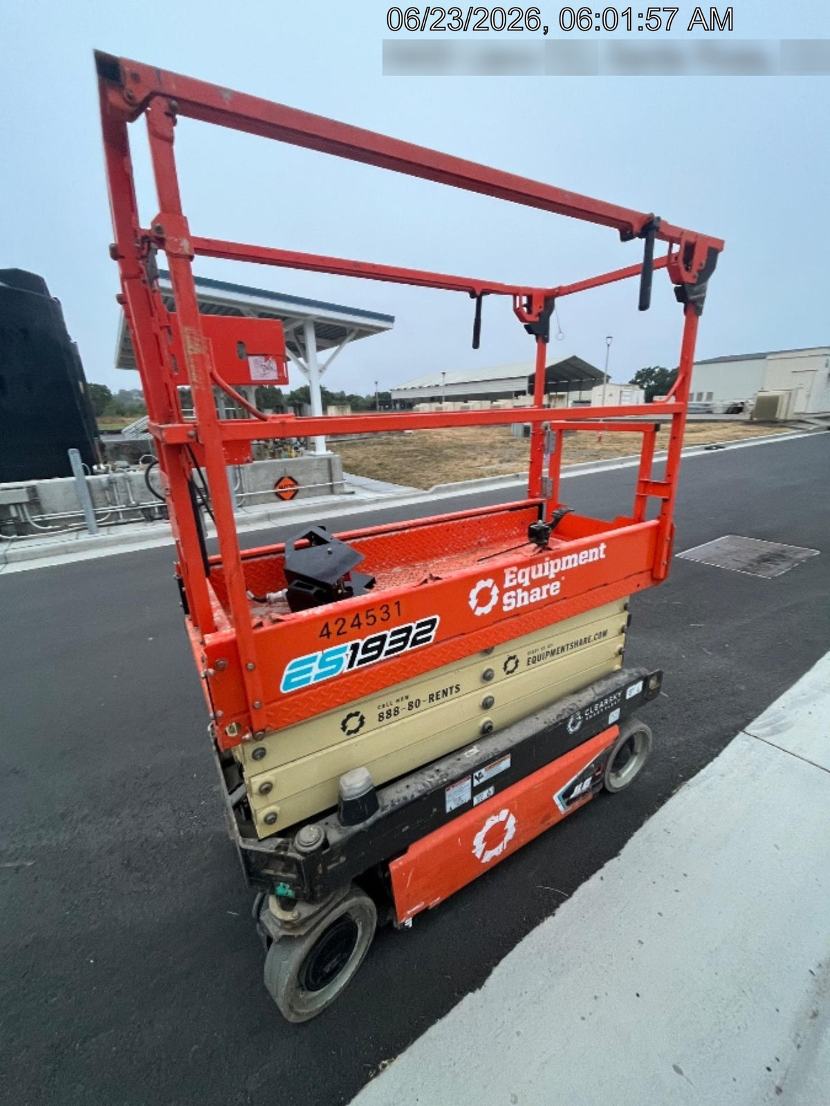 2024 JLG ES1932