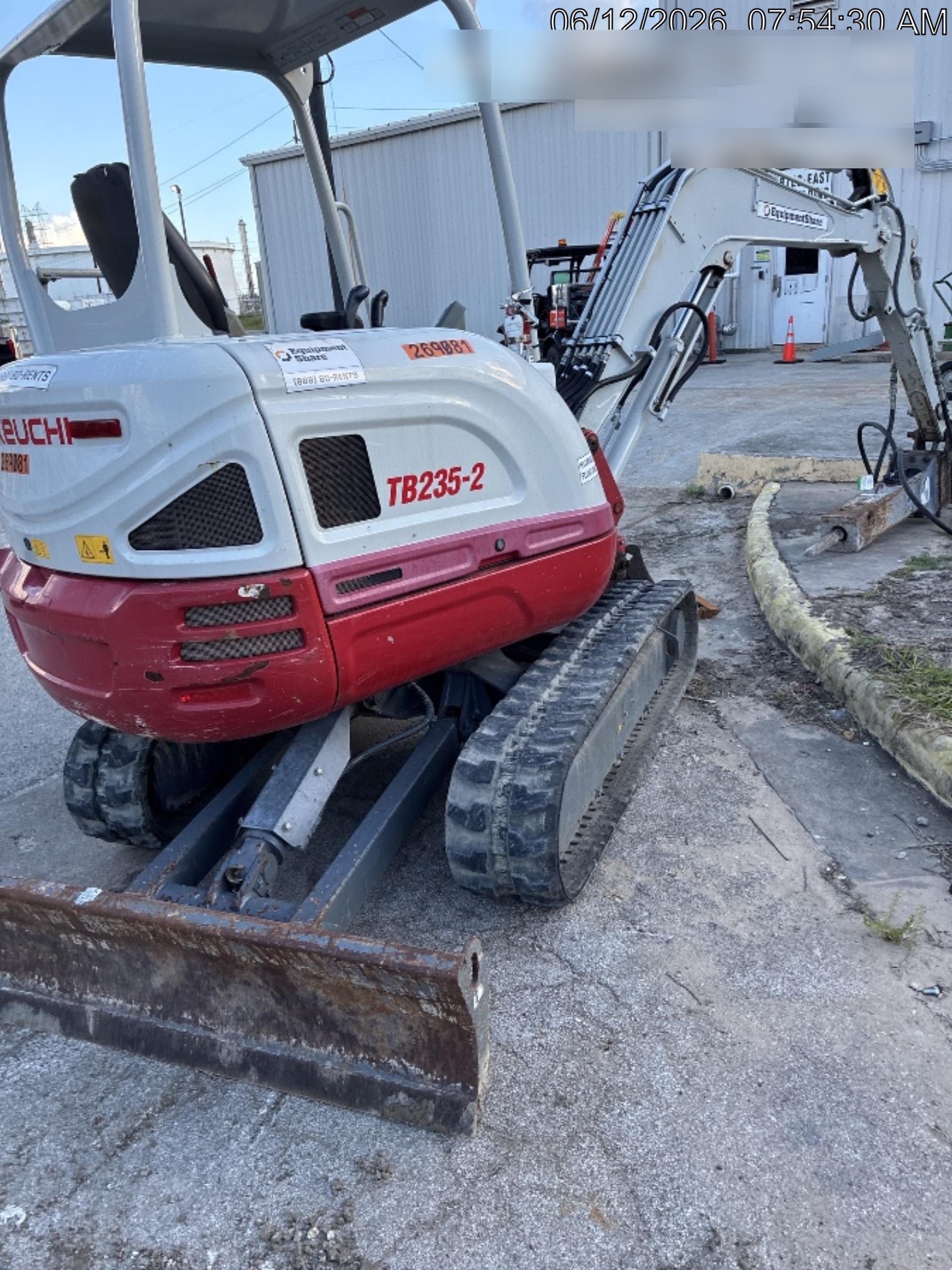 2022 TAKEUCHI TB235-2R