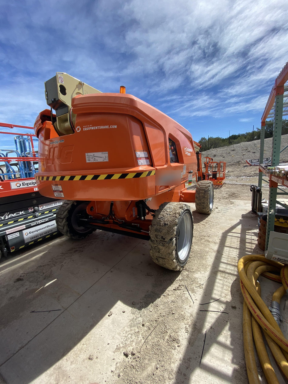2023 JLG 660SJ