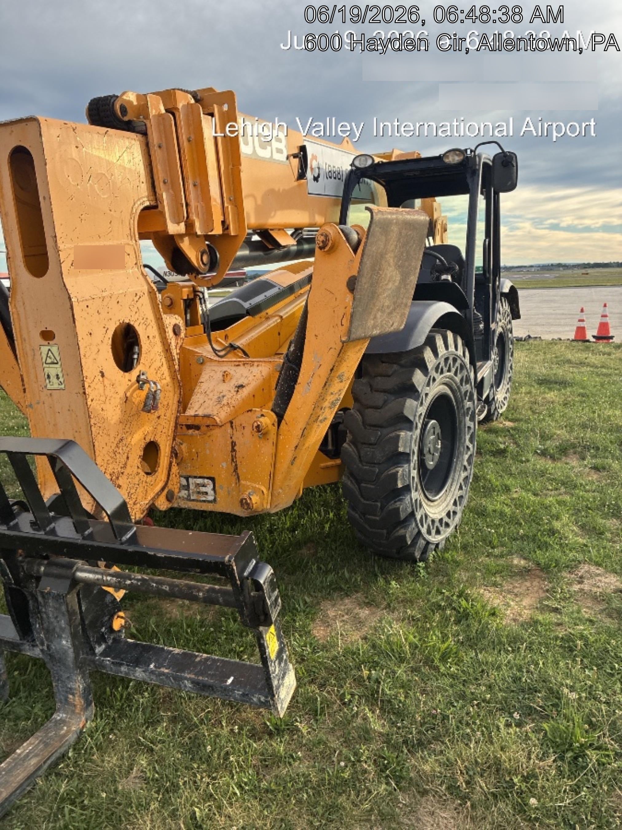 2019 JCB 512-56