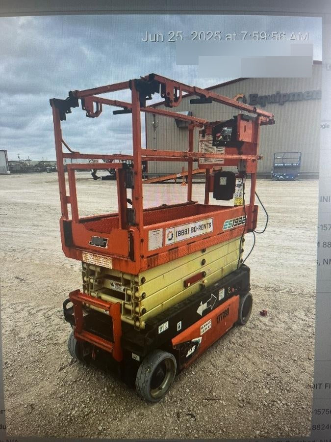 2021 JLG ES1932