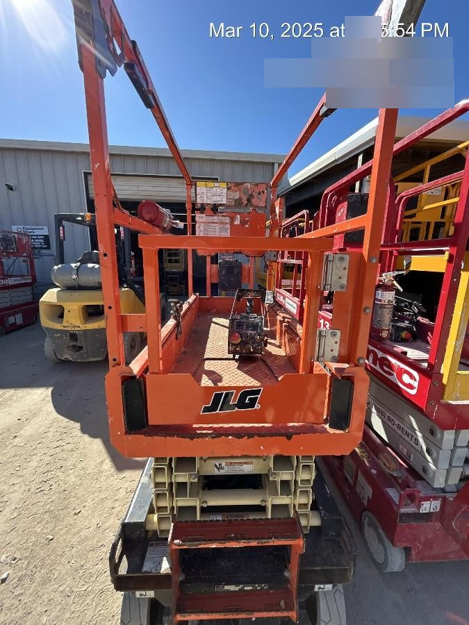 2021 JLG ES1932
