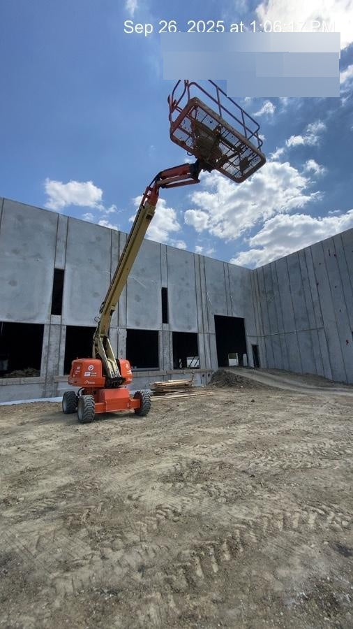 2023 JLG 660SJ
