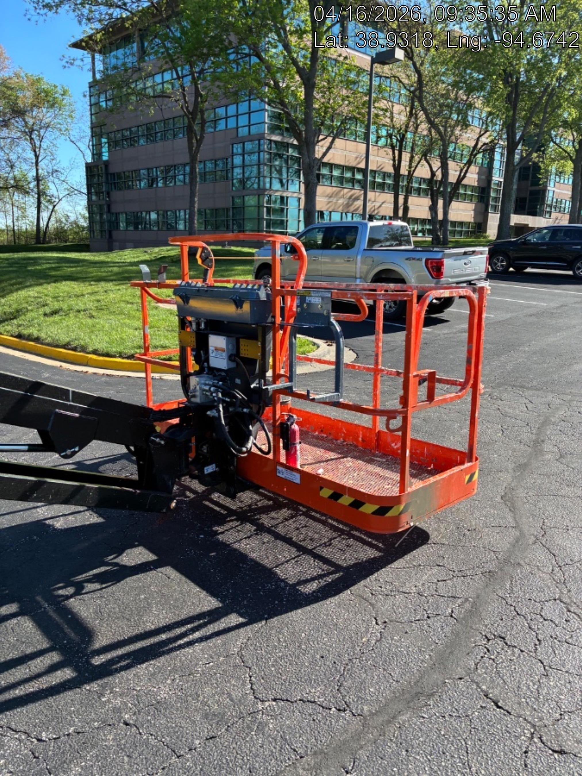 2025 JLG 660SJ