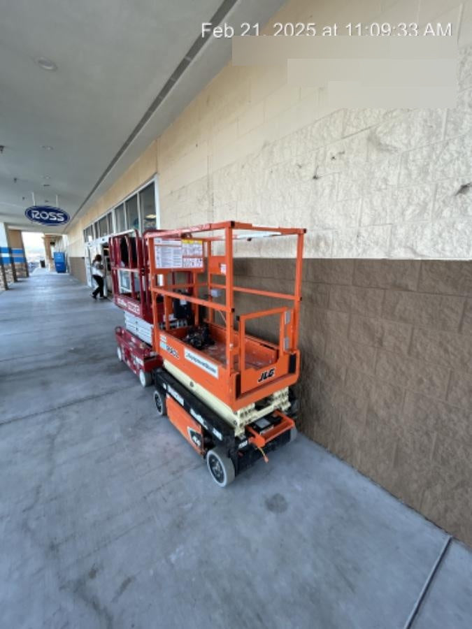 2021 JLG ES1330L