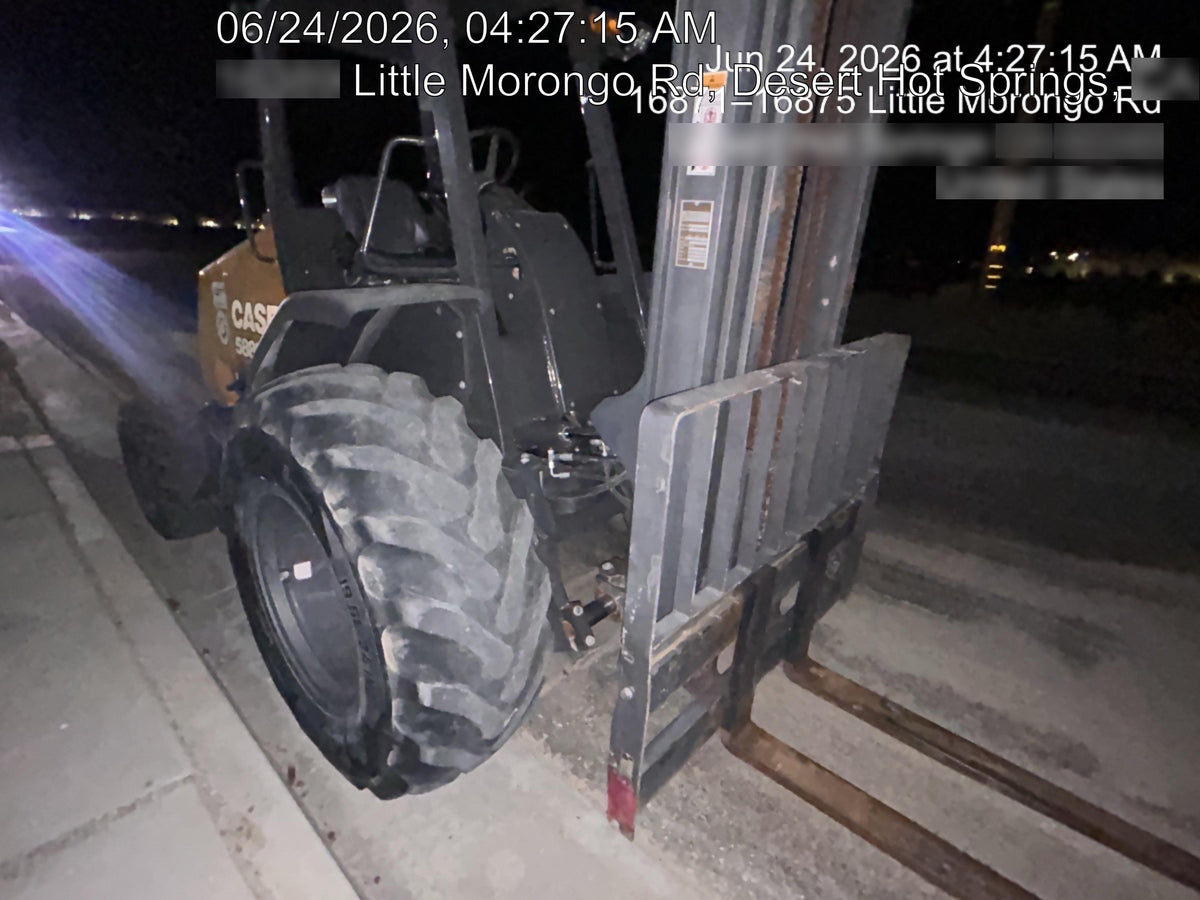2023 CASE 588H