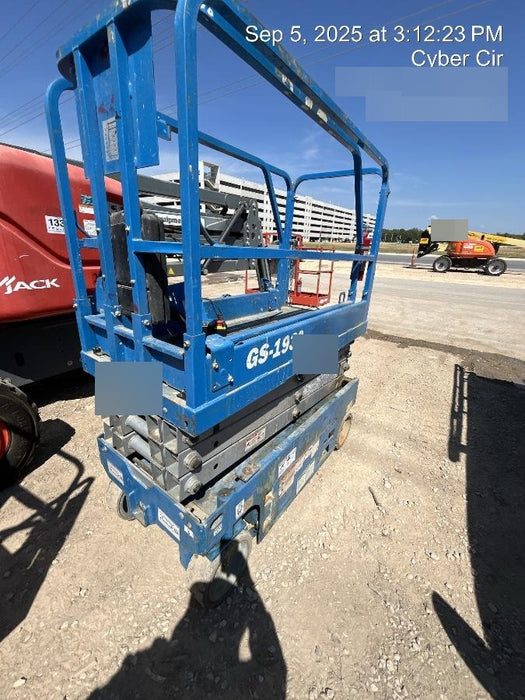 2019 Genie GS-1930 Fixed rails with chain Entry