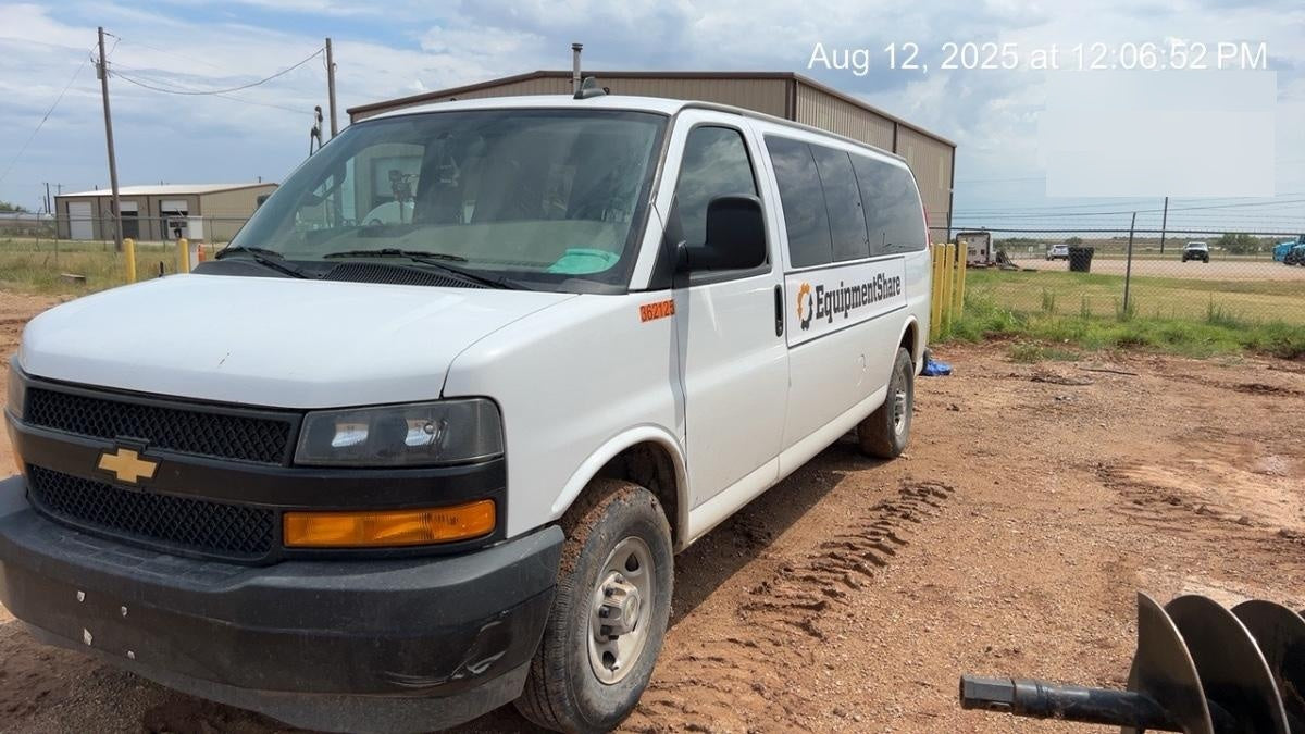 2023 CHEVROLET Express Van - Rental