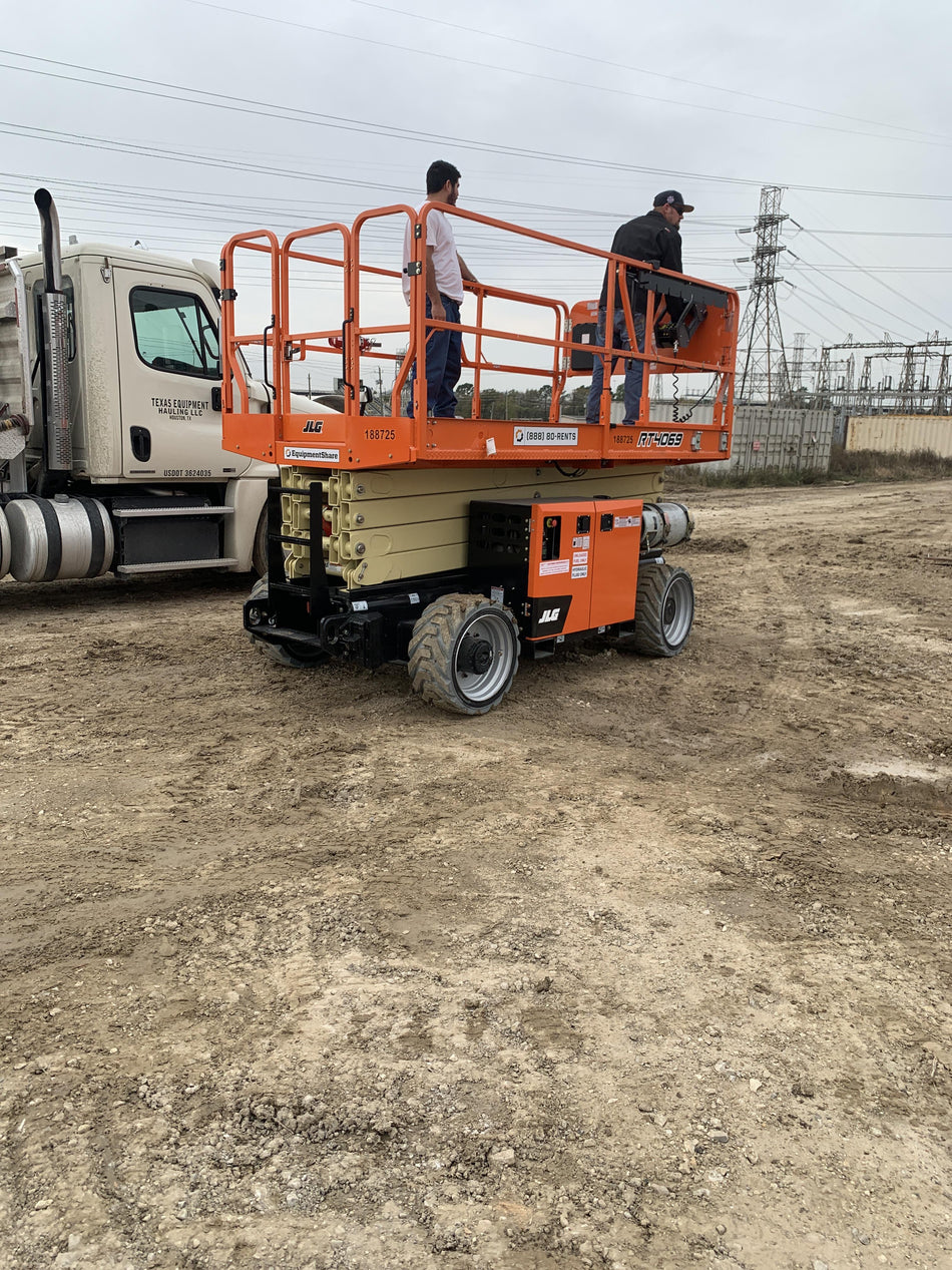 2021 JLG RT4069