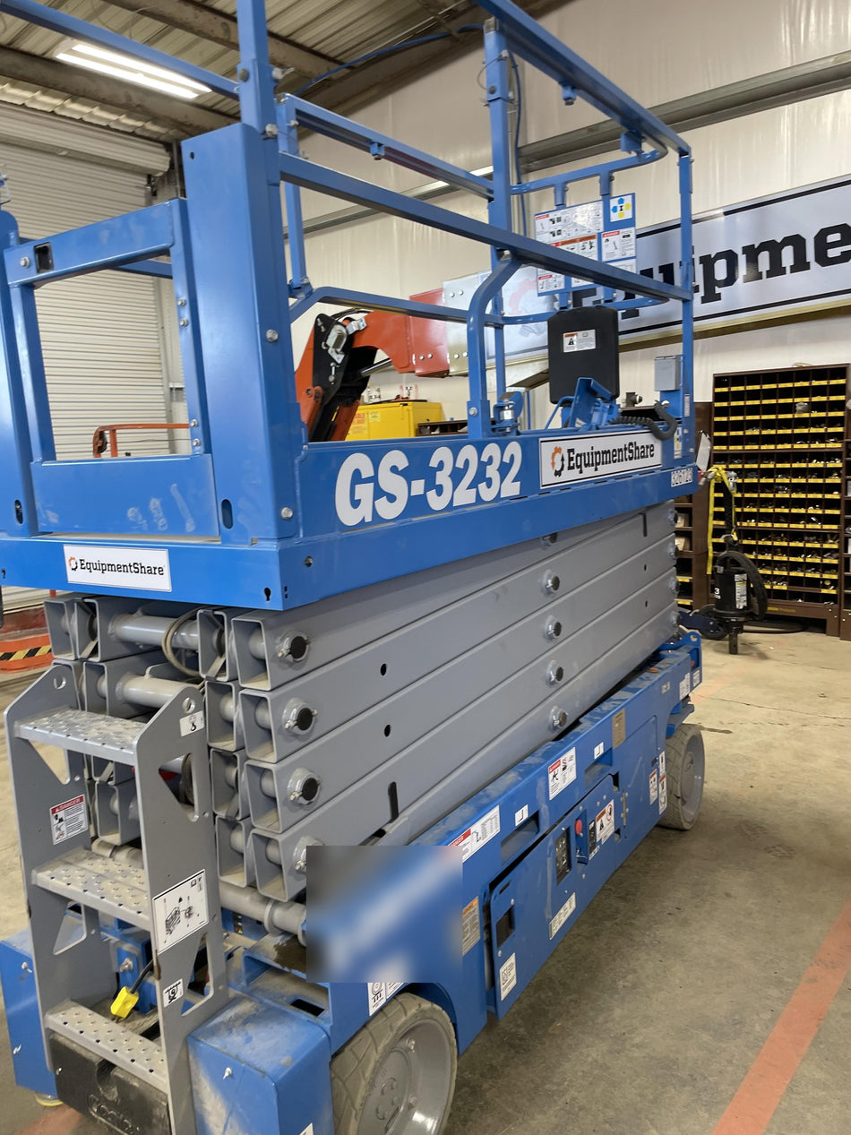 2023 GENIE GS-3232