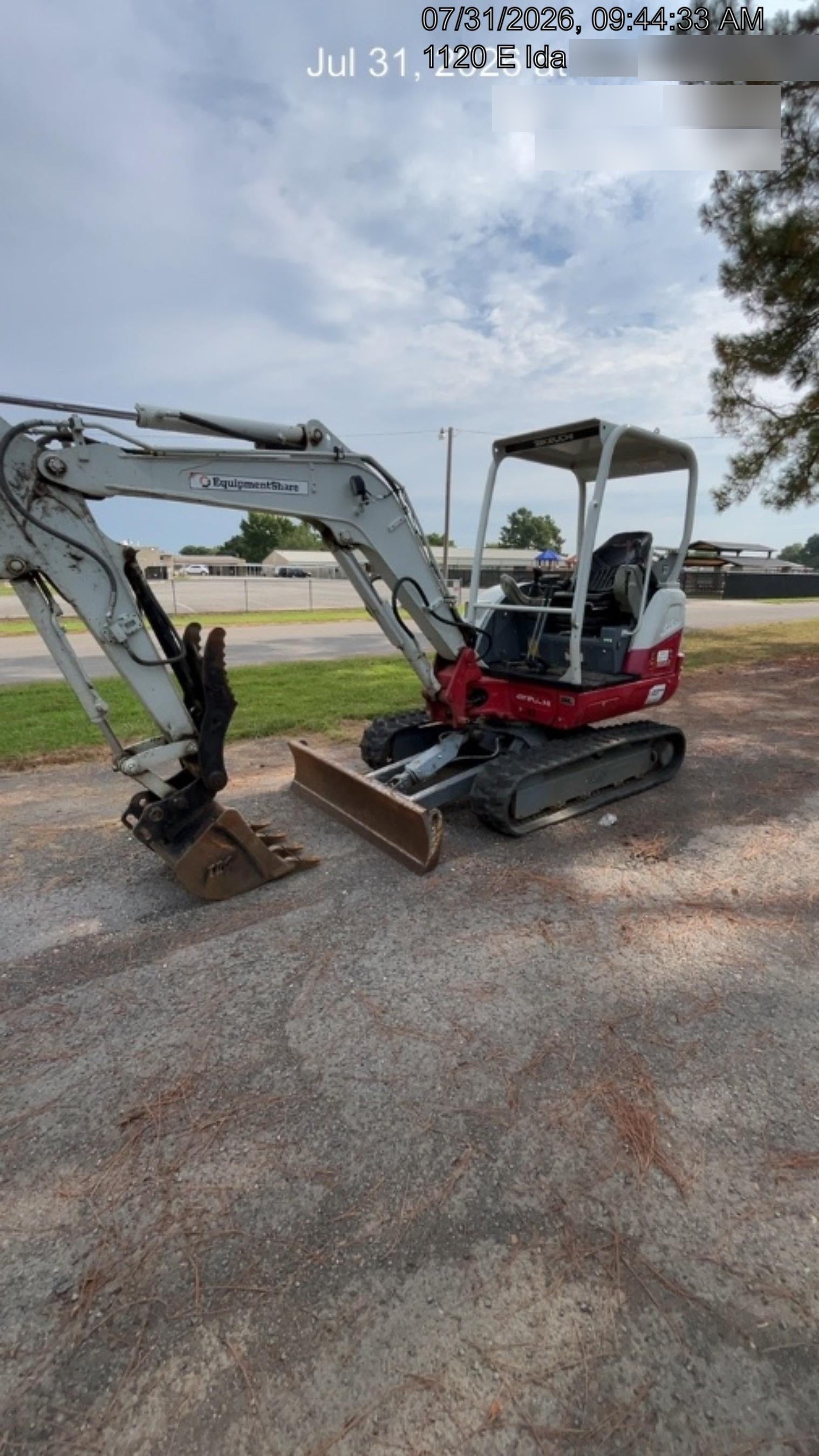2022 TAKEUCHI TB235-2R