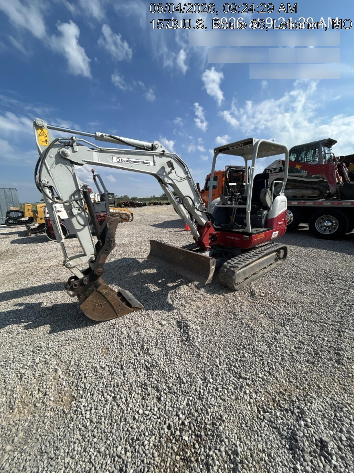 2022 TAKEUCHI TB235-2R