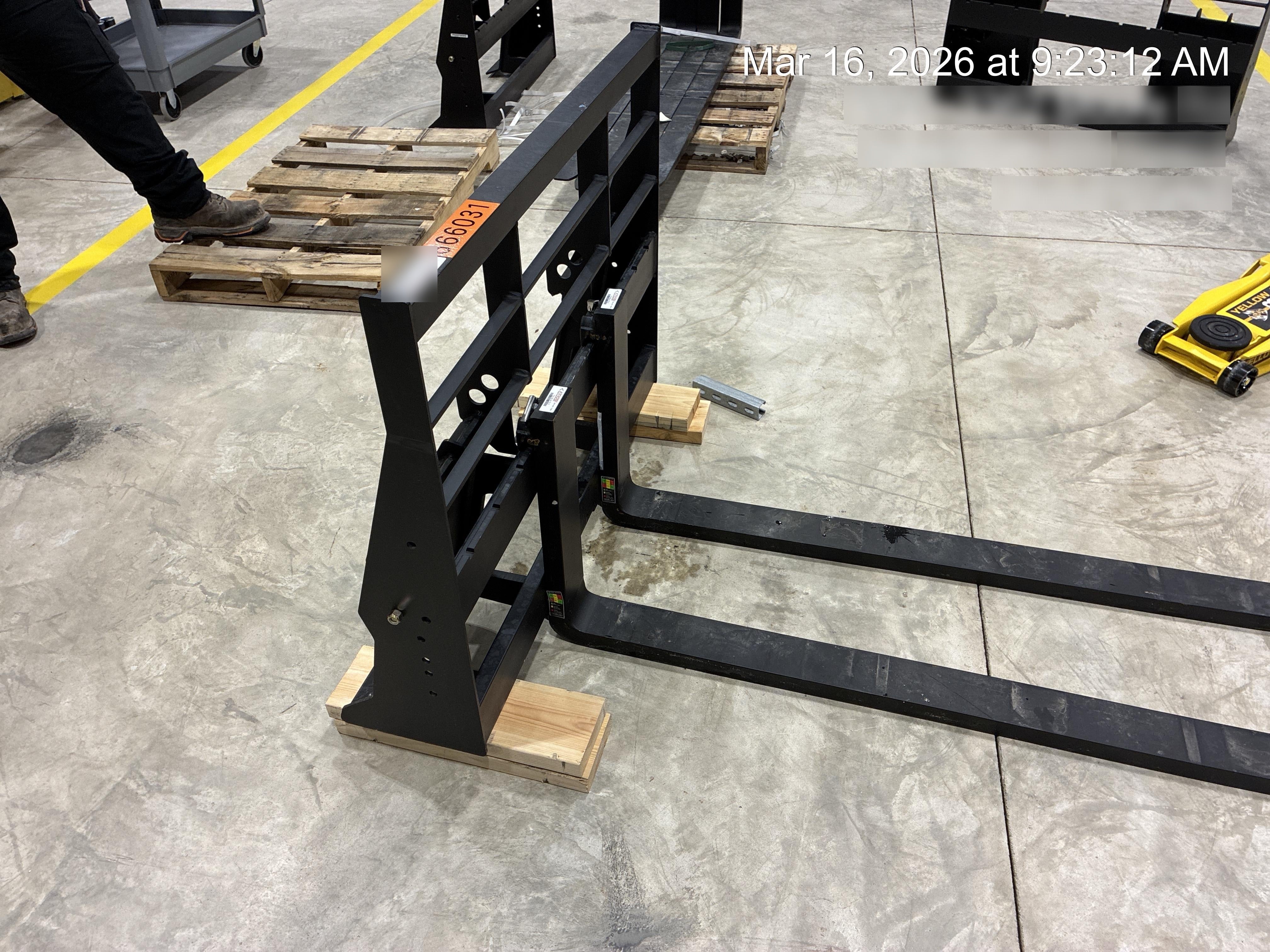 2026 ARROW MATERIAL HANDLING 72" Pallet Forks - Arrow