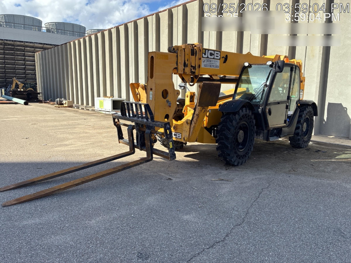 2019 JCB 512-56 109 HP w/CAB/HVAC, Beacon, Aux Hydraulics, Worklights, Solid Tires, 60" Carriage/Forks