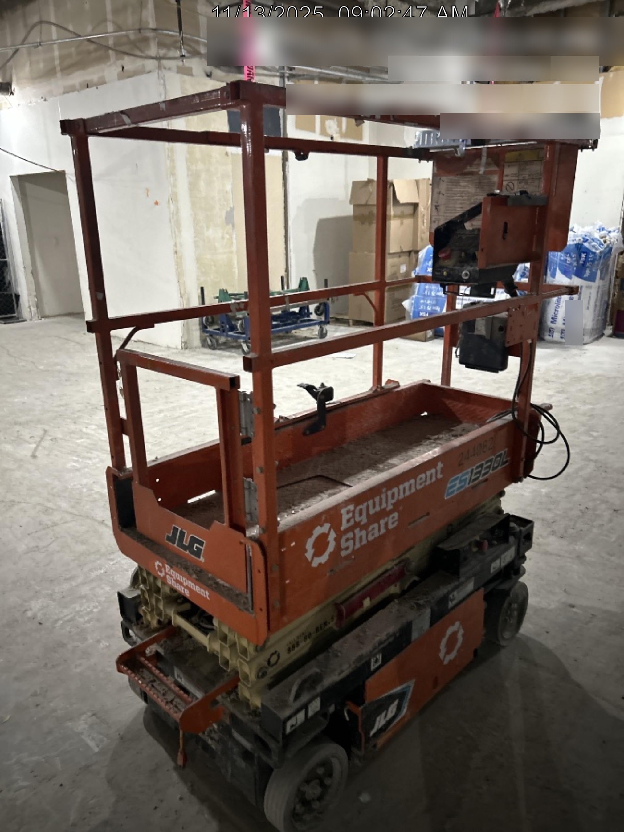 2022 JLG ES1330L