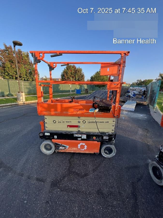 2022 JLG ES1932