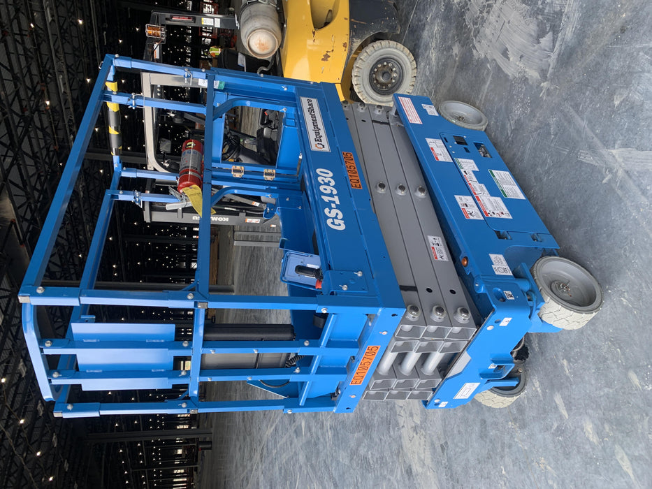 2020 Genie GS-1930 Solid Non Marking Tires, Beacon, Folding rails with half height swing gate