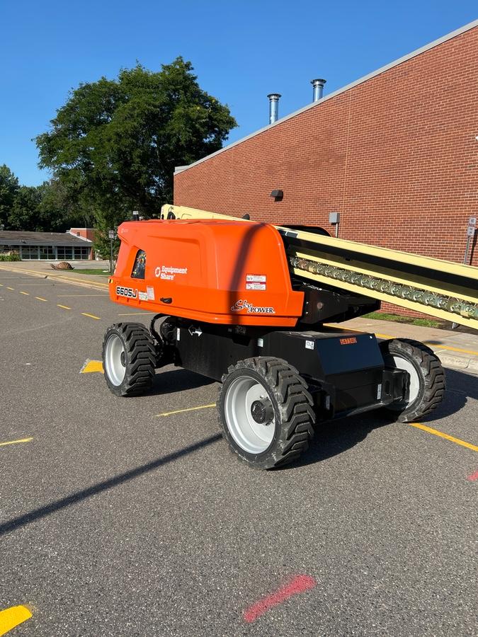 2025 JLG 660SJ