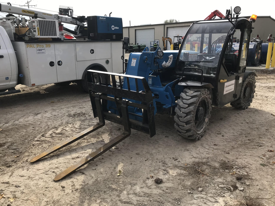 2019 Genie GTH-5519 Cab/Heat/AC, Solid RT Tires, LED Work Lights, Beacon, 48" Carriage, 48" Forks