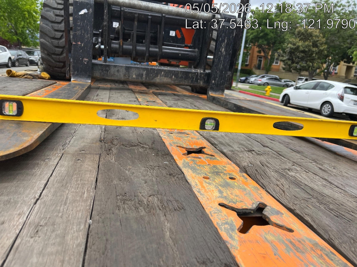 2025 JLG 519