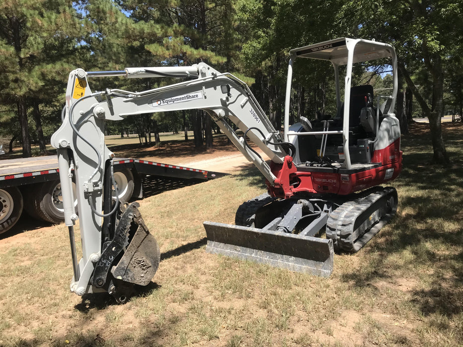 2023 TAKEUCHI TB235-2R