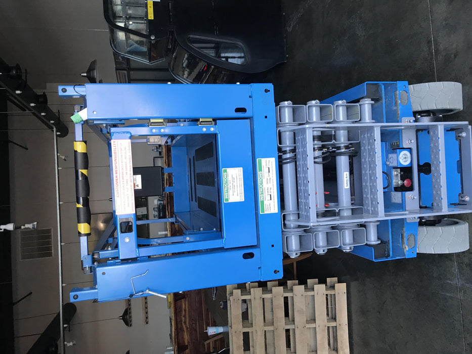 2019 Genie GS-2632 Folding rails with half height swing gate