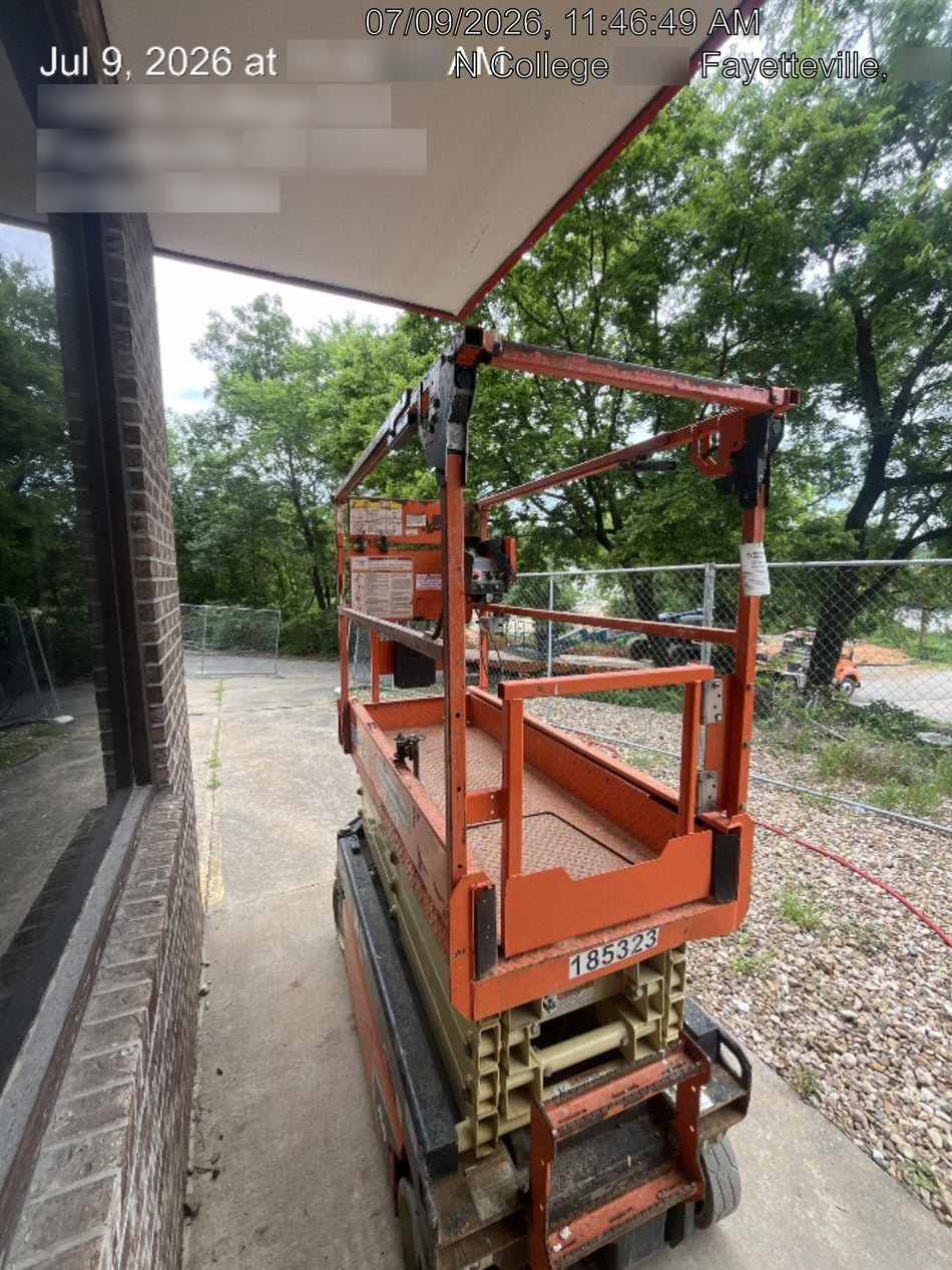 2021 JLG ES1932