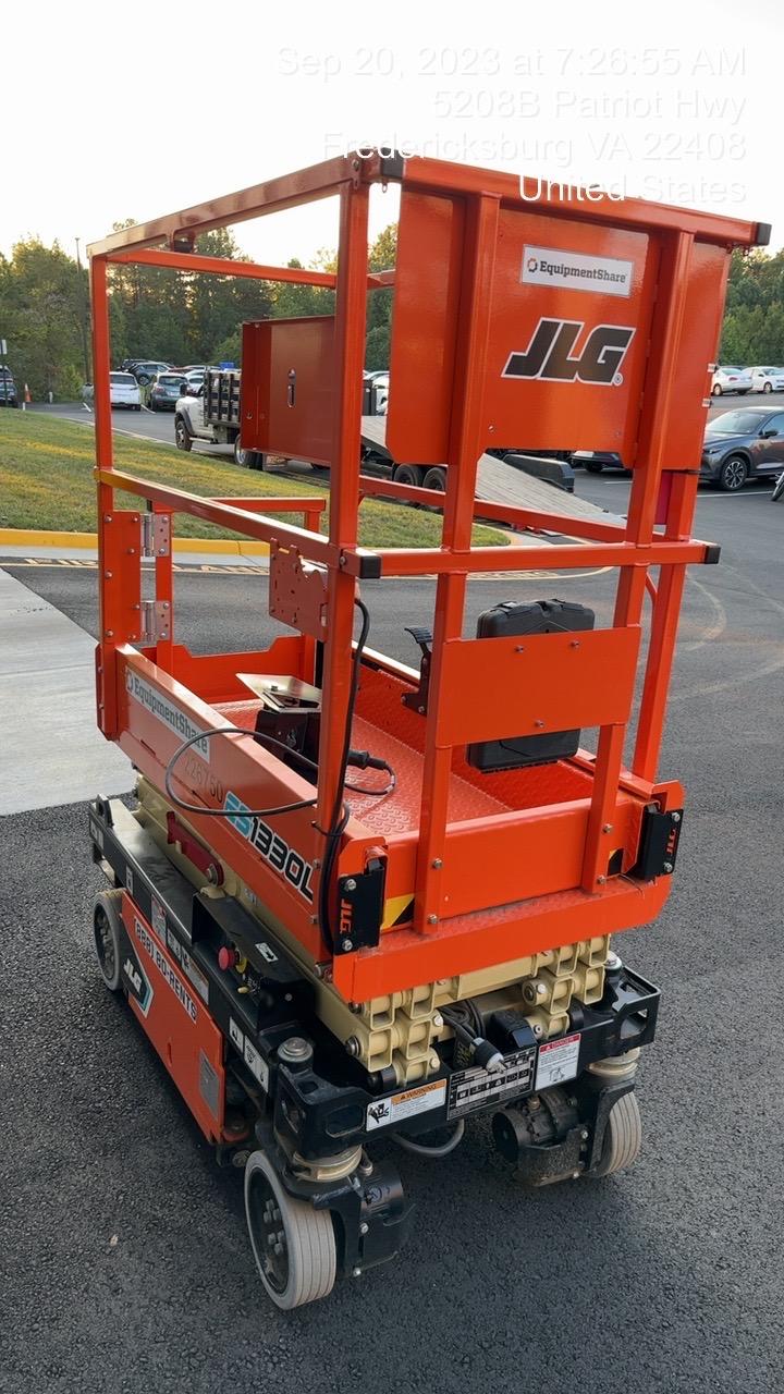 2022 JLG ES1330L