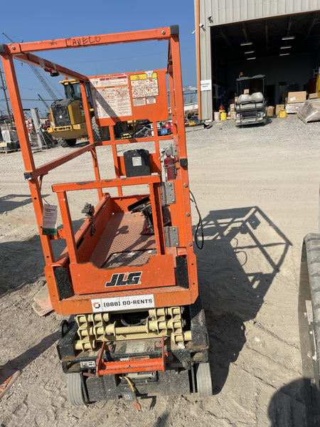 2022 JLG ES1330L