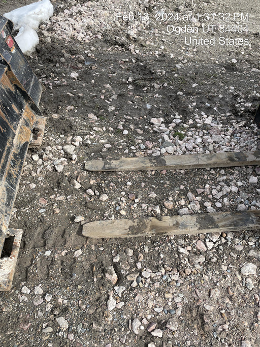 2021 TAKEUCHI 48" Pallet Forks - Takeuchi