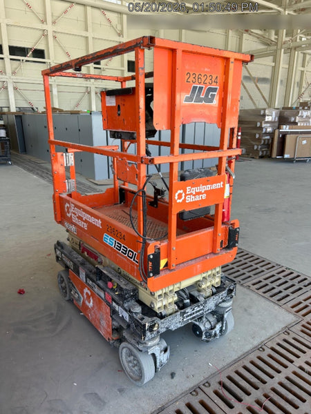 2022 JLG ES1330L