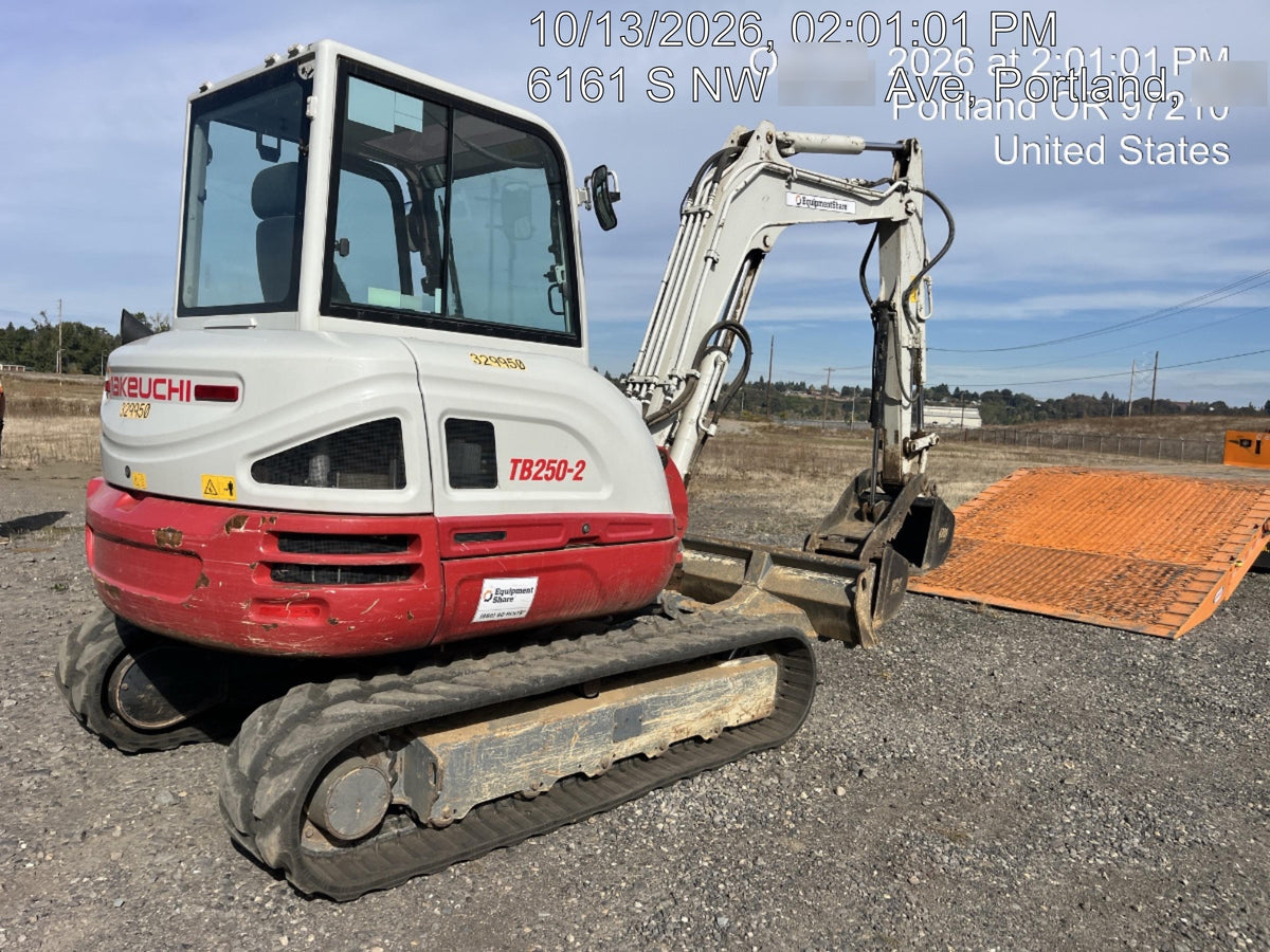 2023 TAKEUCHI TB250-2CR