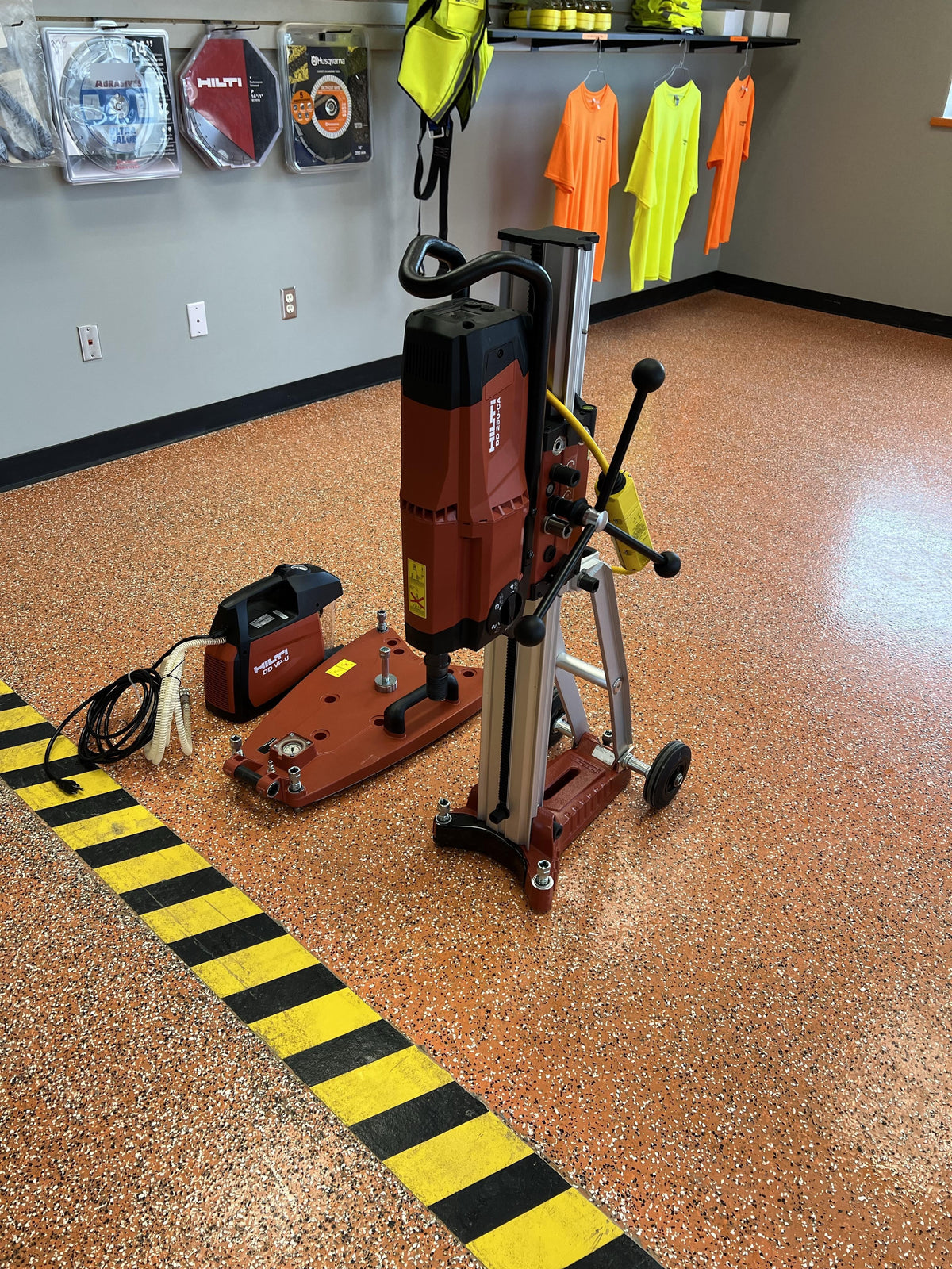 2022 HILTI DD250E