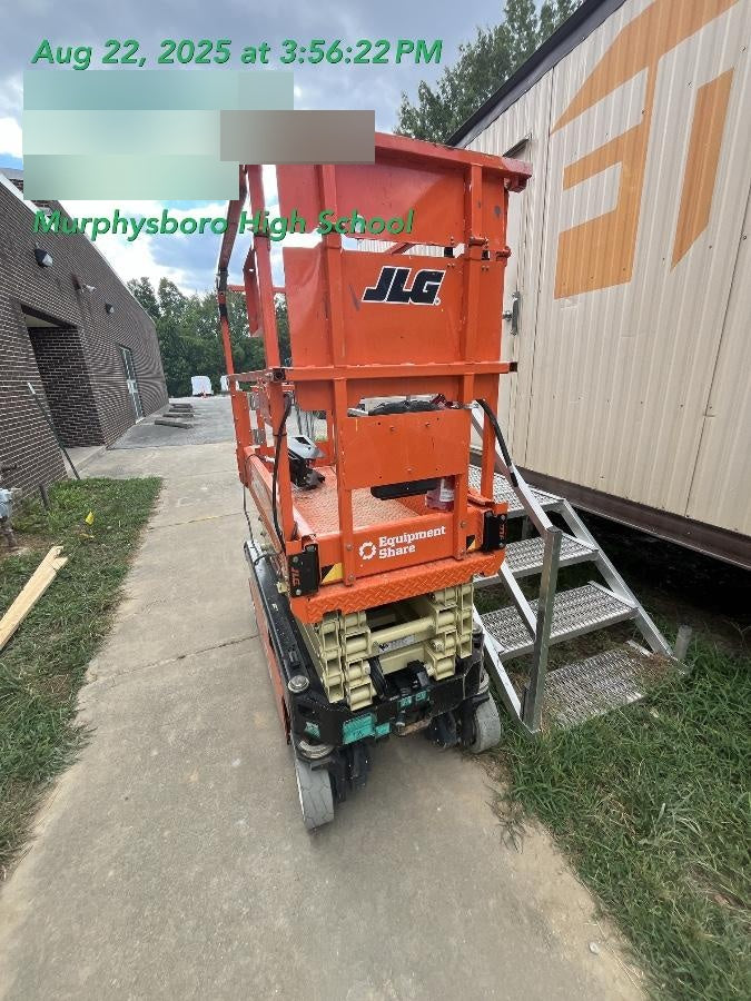 2023 JLG ES1932