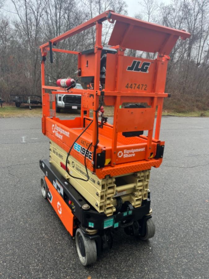 2024 JLG ES1932